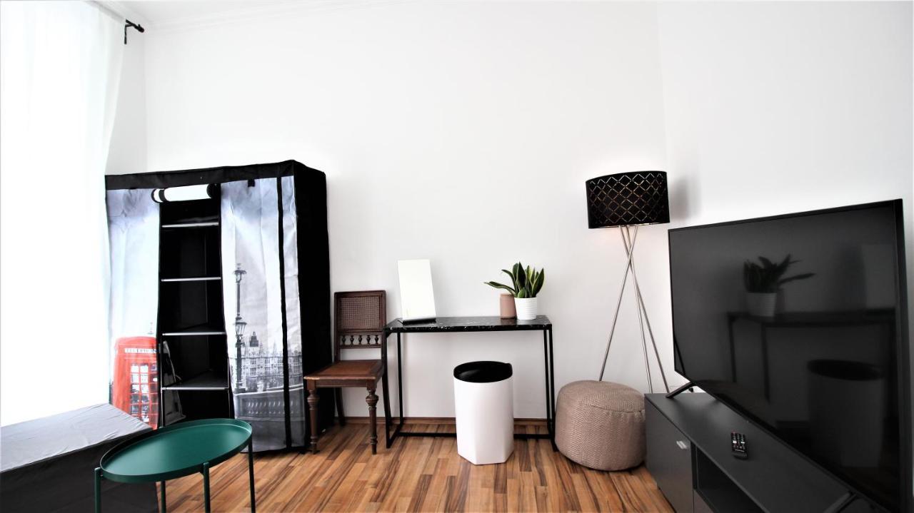 ➤Private Room - Heart Of Downtown With Terrace Würzburg Eksteriør billede